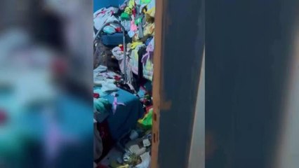 Sarıyer'de Bir Çöp Evde Yaşayan Anne ve 2 Çocuğu, Korumaya Alınarak Sosyal Tesislere Götürüldü