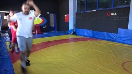 Bitlis haberi | Tatvan'da onlarca çocuk güreşle tanıştı