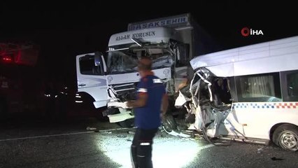 Düğün dönüşü feci kaza: 7 ölü, 10 yaralı