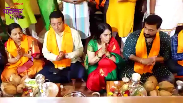 अभिनेता प्रसाद ओक दगडूशेठ हलवाई गणपतीच्या दर्शनाला