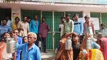 Gujarat Milk Mandli News Video दूध मंडली में ताला लगने पर पशुपालकों का हंगामा
