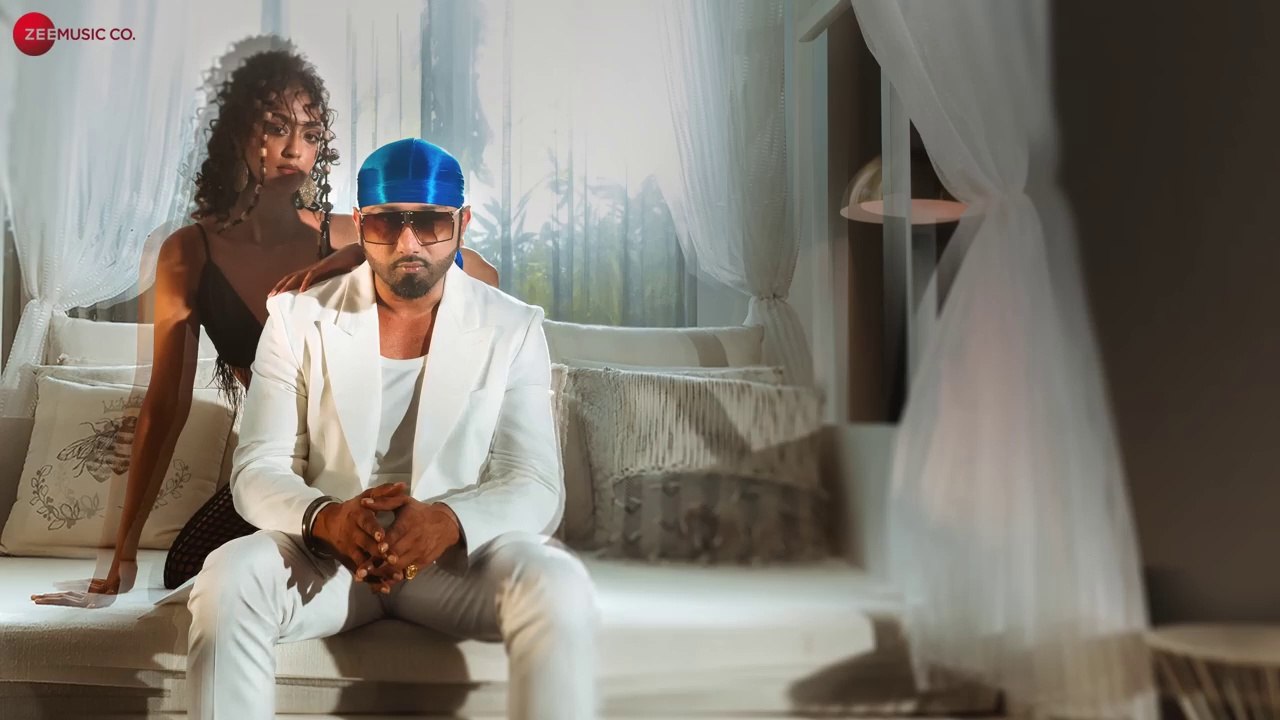 Melody Roja - Official Music Video _ Yo Yo Honey Singh _ Subiksha Shivakumar(720P_HD)