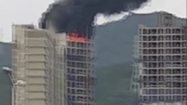 아파트 신축 공사장 36층에서 불...인명피해 없어 / YTN