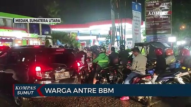 Isu Kenaikan Harga BBM Picu Antrian Kendaraan di SPBU