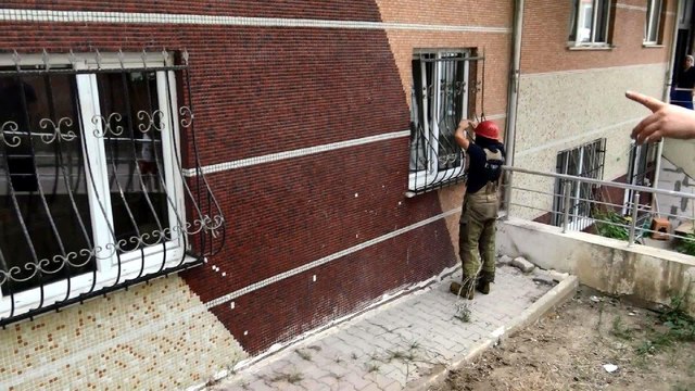 Avcılar’da endişelendiren kokunun nedeni bodrum katta ortaya çıktı