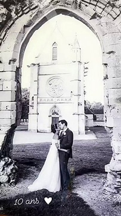 Photo inédite du mariage de Faustine Bollaert et Maxime Chattam. Ils se sont mariés en septembre 2012.