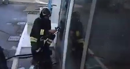 Botricello (CZ) - Incendio in casotto distributore carburanti (01.09.22)
