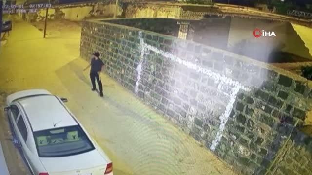 Son Dakika | Park halindeki otomobili böyle ateşe verdi