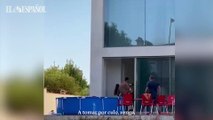 Imágenes del vídeo viralizado de Víctor, un ingeniero de Murcia, que junto a dos amigos, protagonizó la desocupación exprés de su chalé en la Urbanización Los Ángeles de El Esparragal