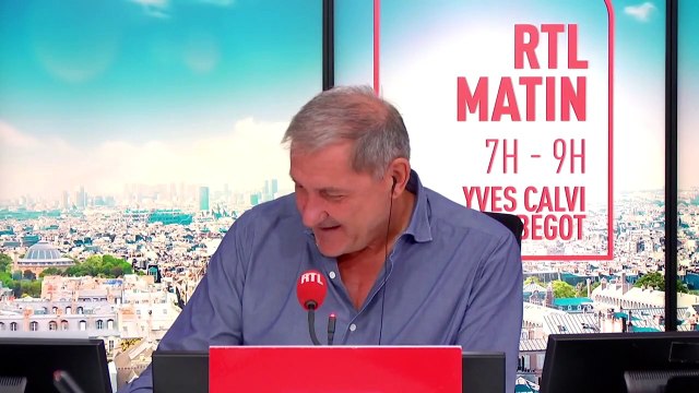 Le physique de Pierre Ménès : Sébastien Thoen se paye Yves Calvi pour sa première sur RTL