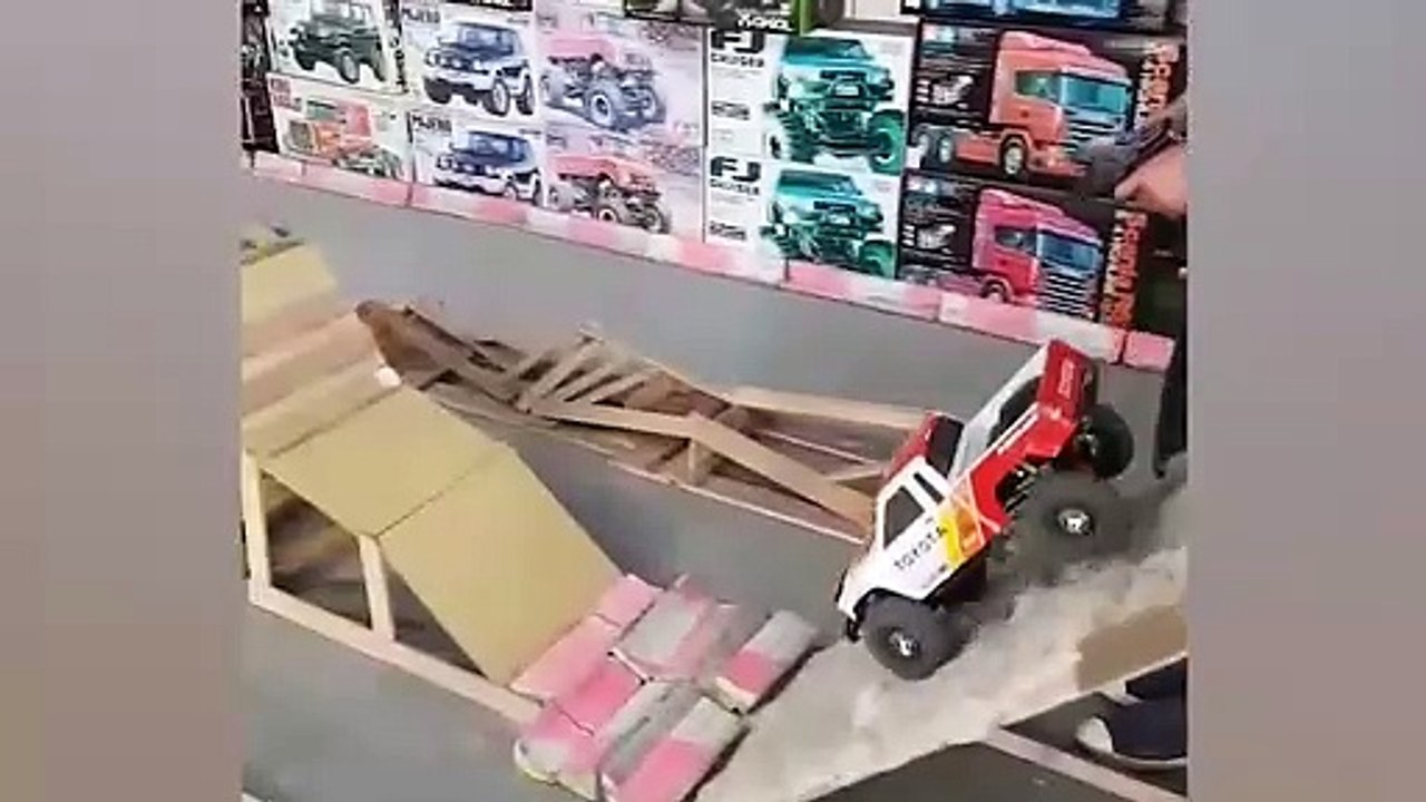 Ozzy Man Reviews Remote Control Car Championship