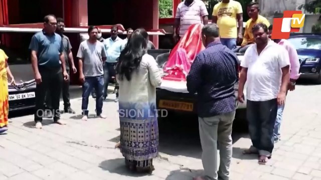 Salman Khan's Sister Arpita Brings Ganpati Home