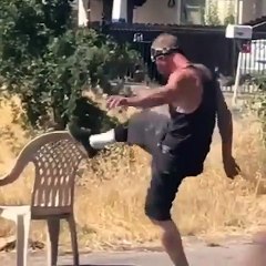 Ozzy Man Reviews Man vs Plastic Chair