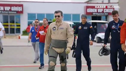 Büyük beğeni toplamıştı... Selçuk Bayraktar, tarihi uçuşun kokpit görüntülerini paylaştı