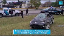 Terrible accidente en La Plata, una mujer salió despedida y se salvó de milagro