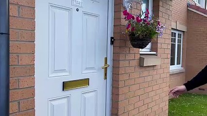 Son fils surprend sa mère après deux ans d'absence - Buzz Buddy