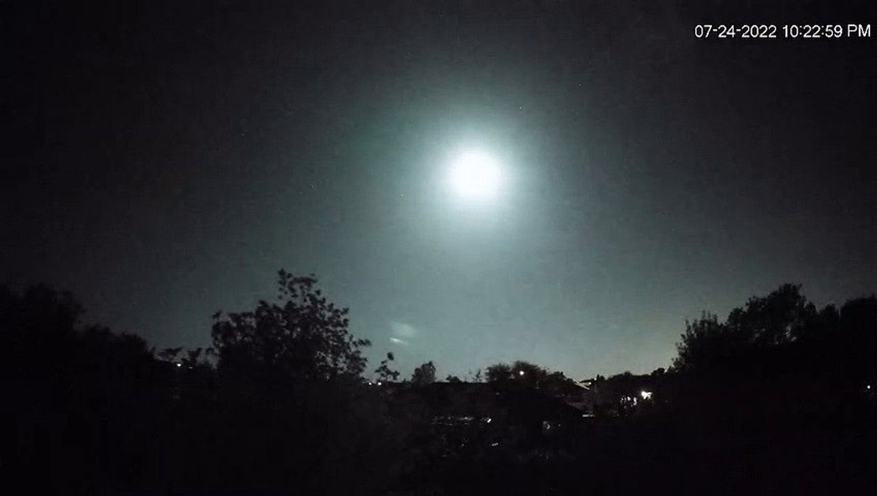 Une boule de feu massive survole le Texas - Buzz Buddy