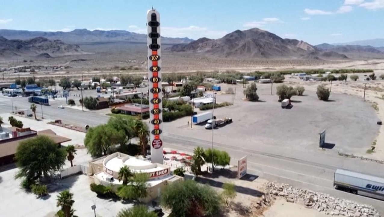 Temperature climbs to well over 100 degrees on world's tallest thermometer