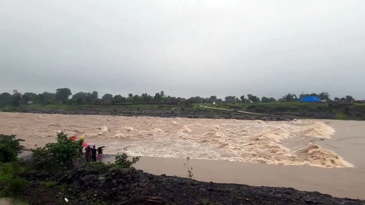 Effect of flood: Alternate water supply, not ge...