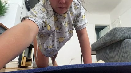 Chien se joint à une séance de yoga - Buzz Buddy