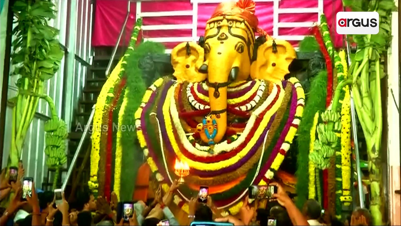 4 tonnes of flowers used for decorating Lord Ganesh in Coimbatore