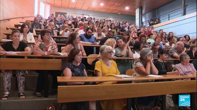 Francia: difícil regreso a clases por la escasez de maestros