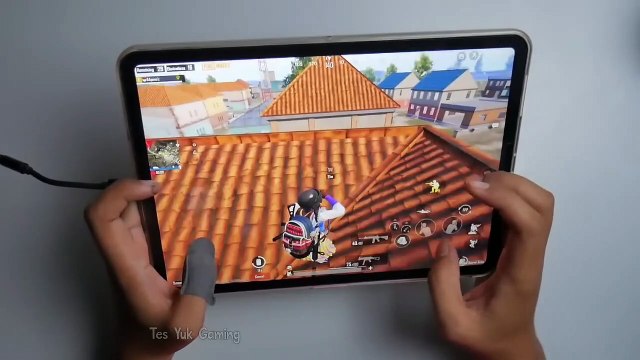 Power of M1 Chip | iPad Pro 2021 PUBG Full Handcam 29 kills Solo Vs squad (Release crazy gamer)