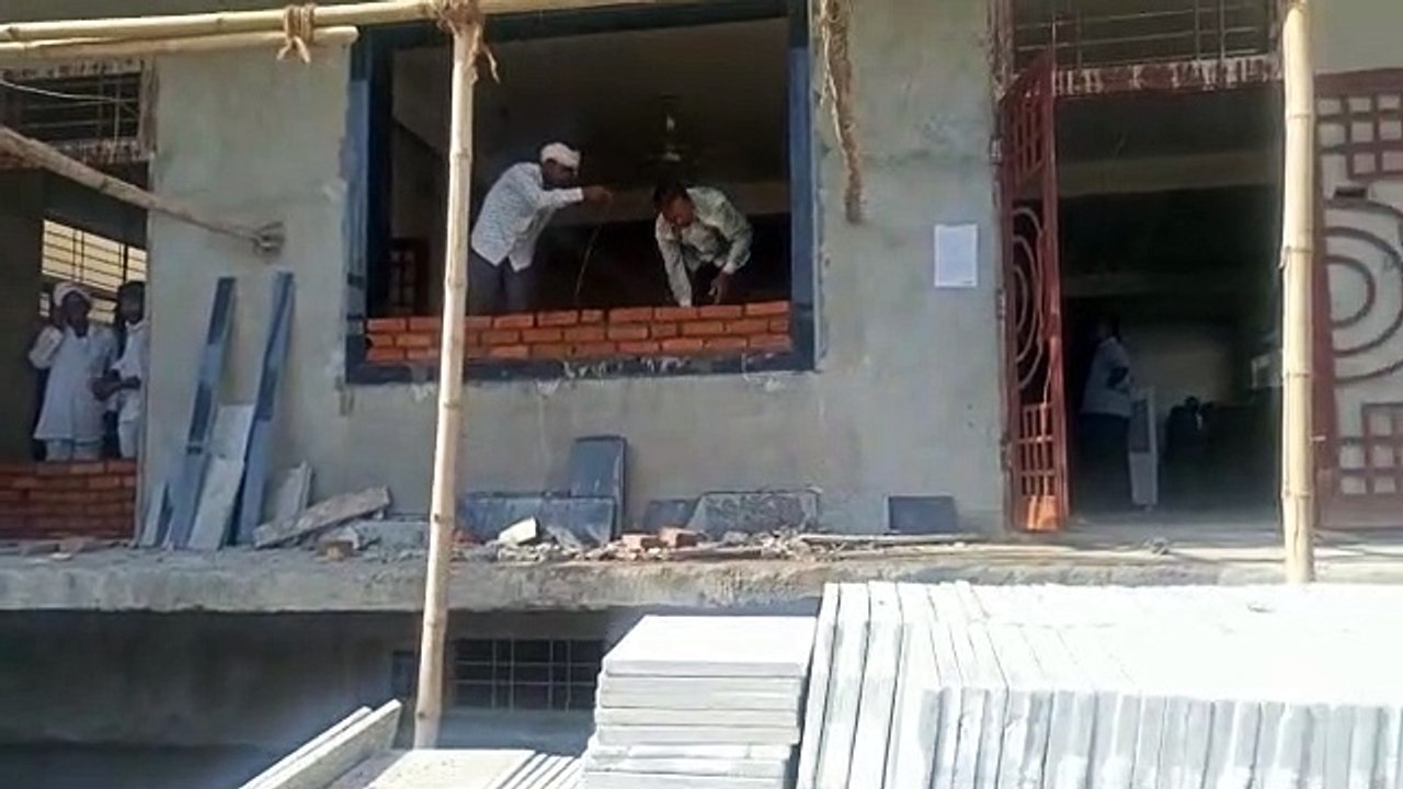प्रवर्तन शाखा की कार्रवाई: तीन मंजिला व्यावसायि...