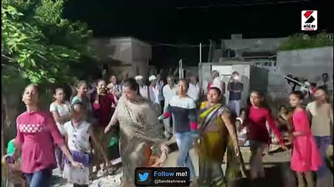 જામનગરના સાંસદ પૂનમ માડમ ગણપતિના દર્શને આવતા ભક્તિમય બન્યા
