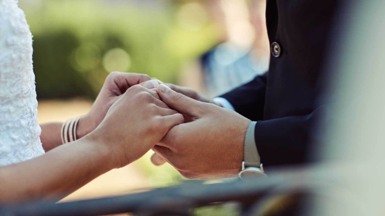 Romantik pur: Tipps für das perfekte Ehegelübde