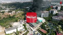 Alanya’da korkutan otel yangını: Yerli ve yabancı turistler tahliye edilirken, 2 itfaiye eri dumandan etkilendi