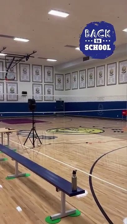 Laeticia Hallyday : c'est la rentrée des classes pour ses filles Jade et Joy, elle dévoile leur lycée à Los Angeles