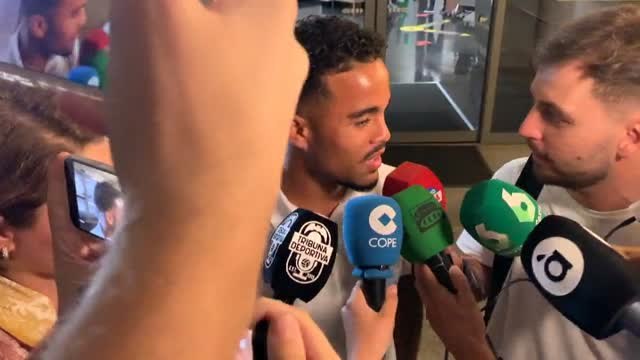 Kluivert ya está en el Valencia