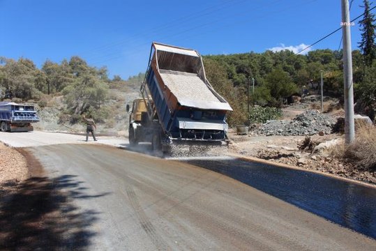 Antalya haberleri | Antalya Büyükşehir, Yol Çalışmalarına Devam Ediyor