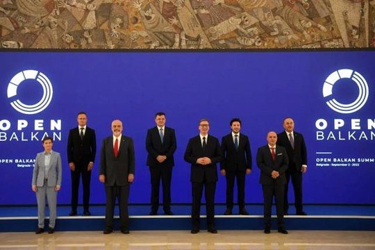 Bakan Çavuşoğlu: Açık Balkan Girişimi'ni Balkanlar ve Avrupa Birliği arasında bir köprü olarak görüyoruz Çavuşoğlu, Açık Balkan Girişimi Zirvesi'ne...