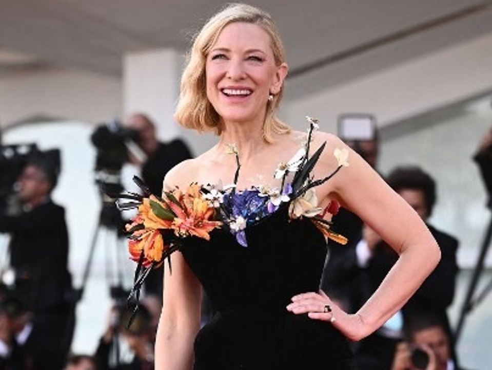 Filmfest in Venedig: Cate Blanchett strahlt in elegantem Blumen-Look