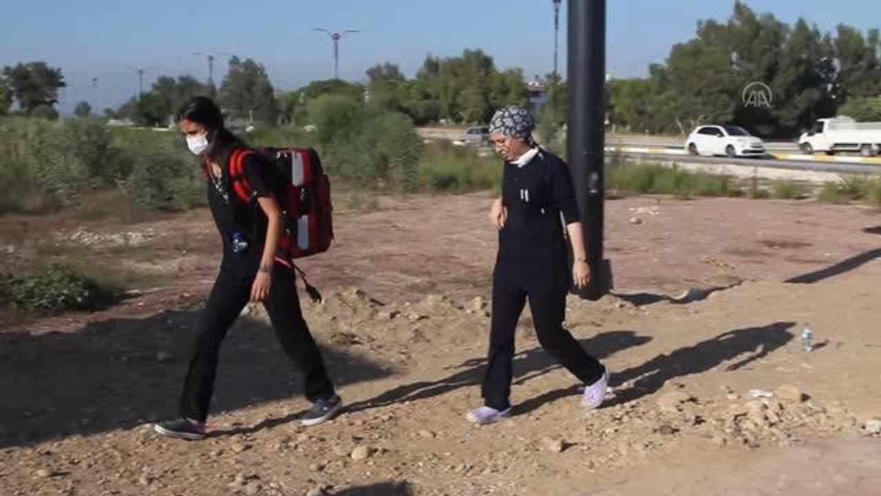 Ambulans ile midibüsün çarpıştığı kazada 2 kişi yaralandı