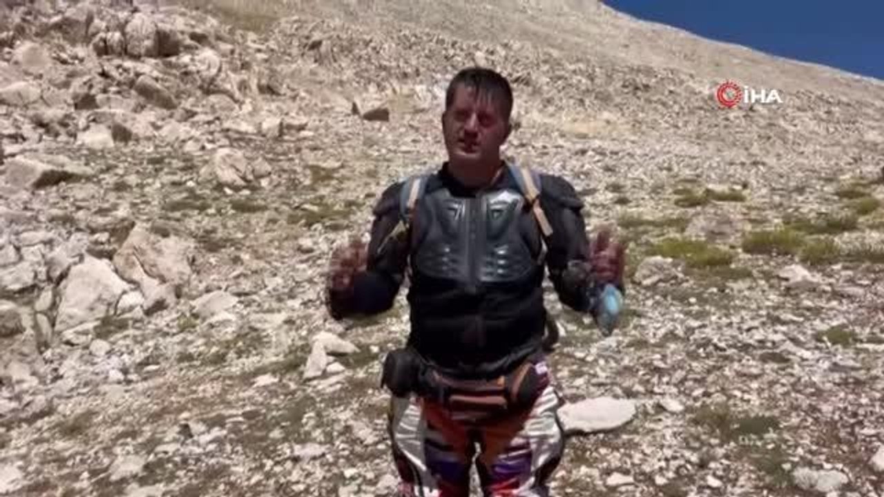 Dağcıların Eylül ayında 3 bin rakımda kar kuyusu şaşkınlığı