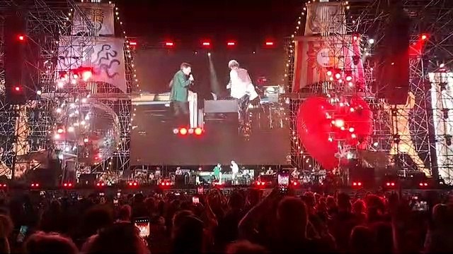 Jova Beach party Viareggio, sul palco anche Gianni Morandi