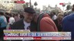 Dos abuelos se abrazaron y quebraron en llanto en Plaza de Mayo