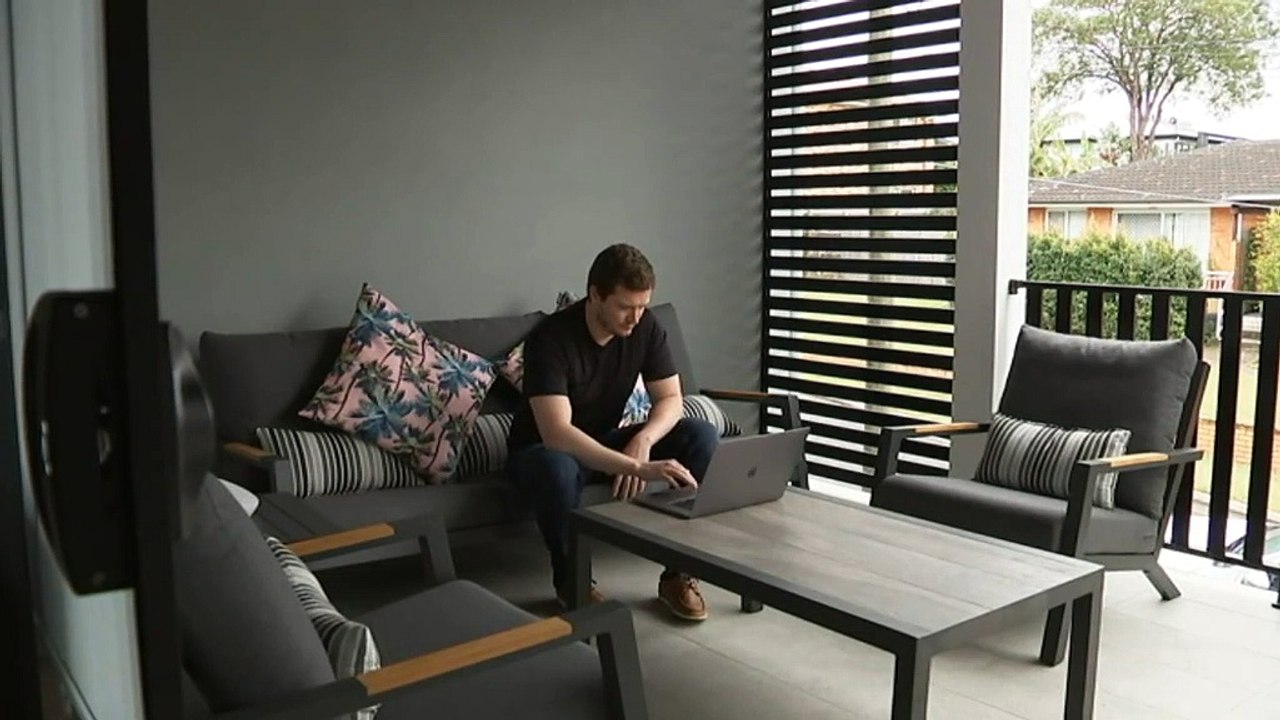 Experts urge caution as struggling home buyers turn to 'rent-to-buy' contracts