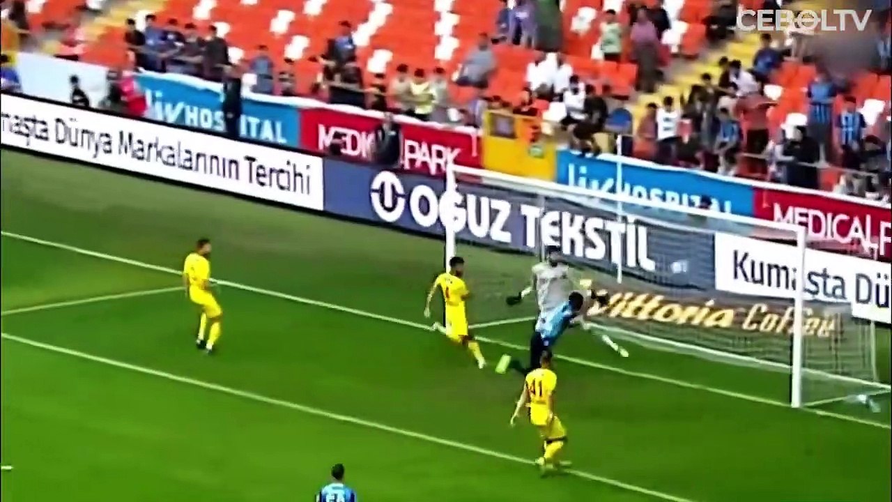 BALOTELLI LANGSUNG PINDAH KLUB SETELAH GELUT DENGAN PELATIH