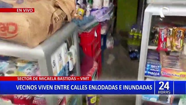 VMT: Calles y casas quedan inundadas al colapsar tubería