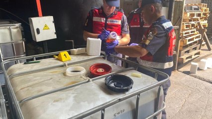 Jandarma operasyonunda sahte motor yağı ele geçirildi