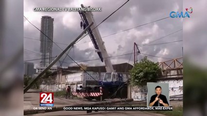 10 poste, natumba matapos mahagip ng boom truck ang mga kable ng mga ito | 24 Oras Weekend