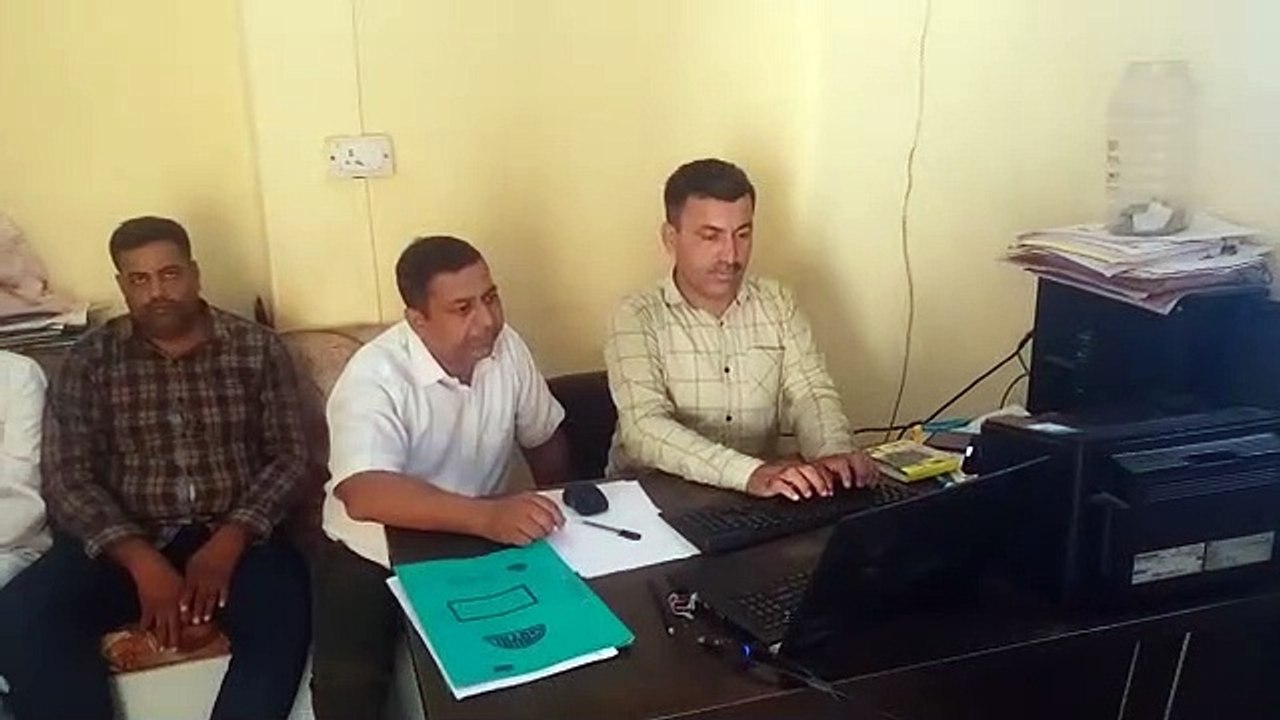 Patwari trape in bribe : 20 हजार रुपए मांग 14 ह...