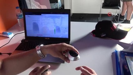 TEKNOFEST'te yarışan öğrenciler, parmak iznden öğrenme karnesini çıkartıyorlar