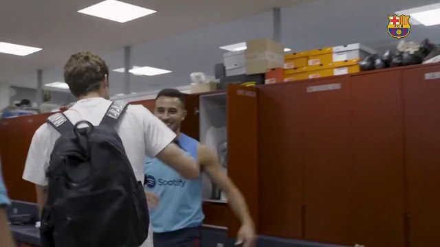 La bienvenida del Barça a Héctor Bellerín y Marcos Alonso, los últimos fichajes culés / FCB