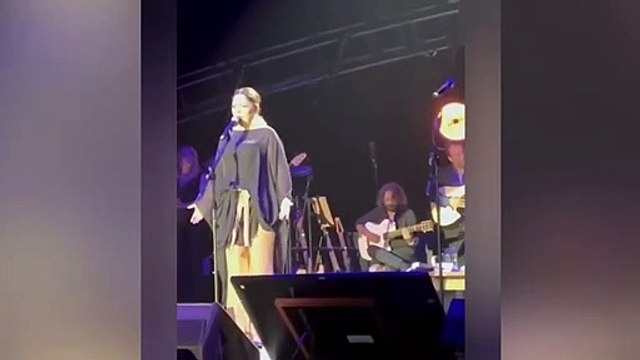 Korkutan anlar... İzel Çelik Ercan 30 yıl sonra konser verdi