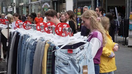 "Bradeux" et Chineurs envahissent les rues de Lille pour la grande Braderie